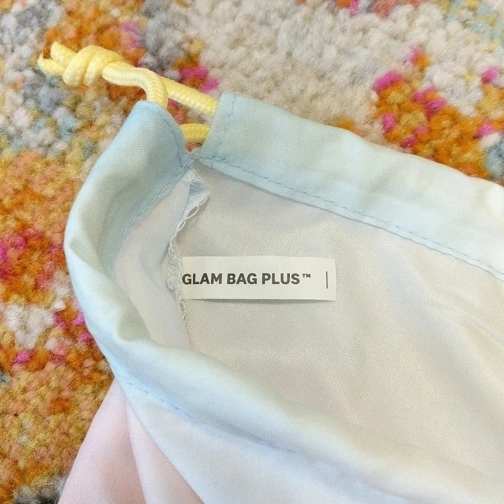 ipsy Happy Vibes Tie Dyed Pastel Smiley Face Glam Bag Plus January 2022